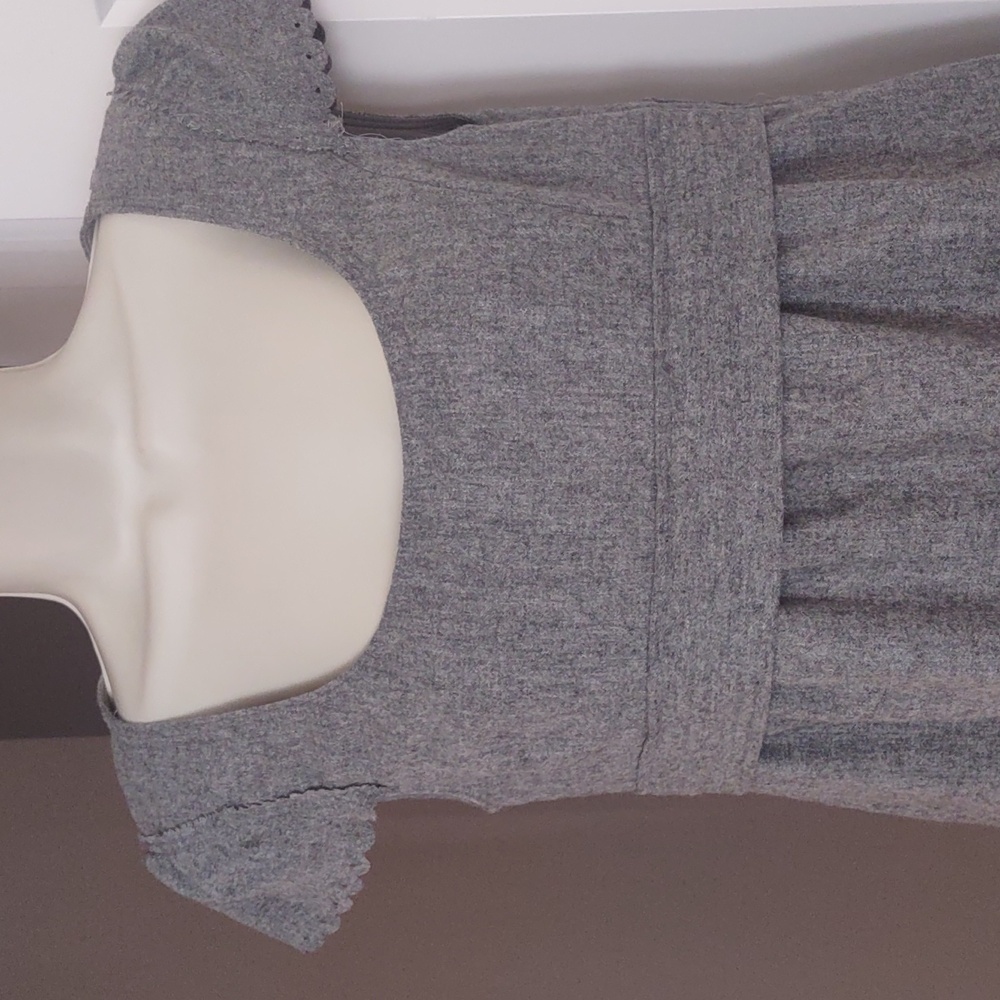 Cynthia Steffe Grey Wool Blend Dress Laser Cut Trim and Pleated Under - Size 4 - Picture 2 of 9
